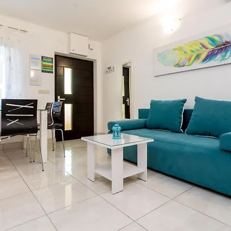 Family Friendly With A Swimming Pool Silo, Krk - 18677 Apartament Šilo