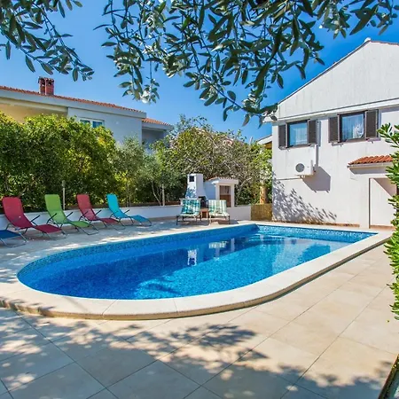 아파트 Family Friendly With A Swimming Pool Silo, Krk - 18677