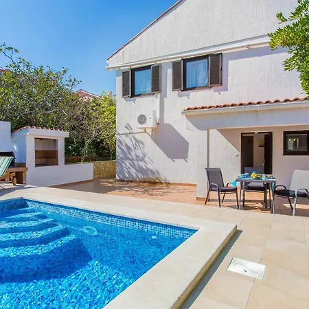 아파트 Family Friendly With A Swimming Pool Silo, Krk - 18677