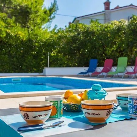 아파트 Family Friendly With A Swimming Pool Silo, Krk - 18677 실로